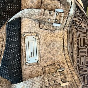 Chic Tan Shoulder Bag with Silver Accents